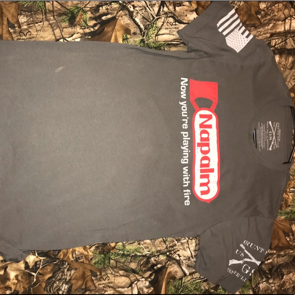 Club Grunt Style men’s medium shirt